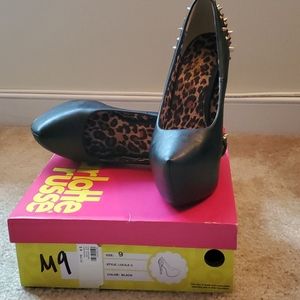 Leather Spiked Pumps